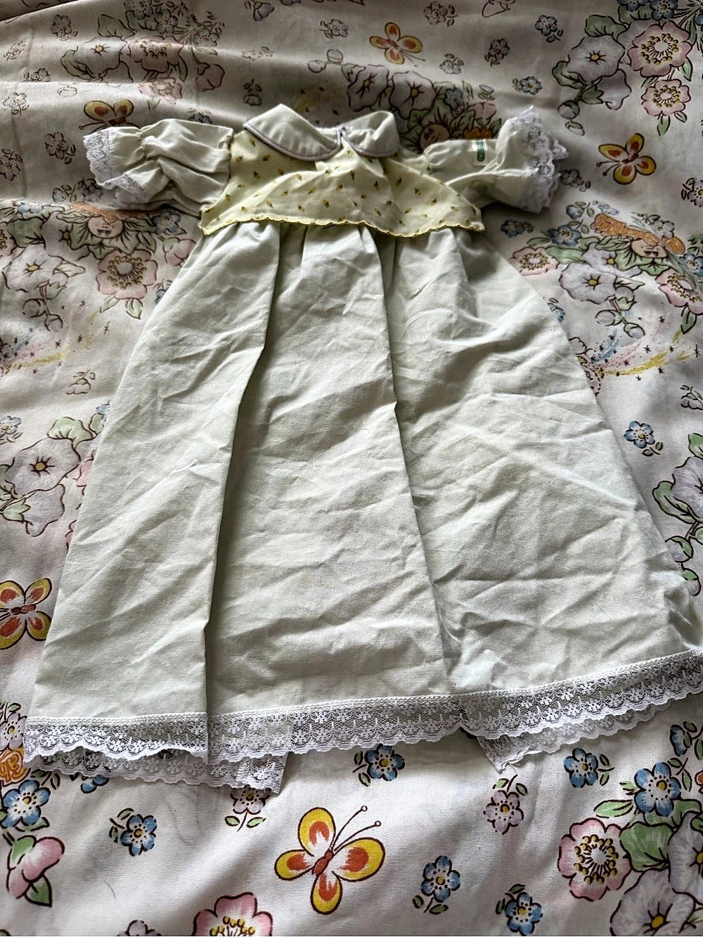 CPK Rosebud Lace Trim Puff Sleeve Yellow Preemie Gown